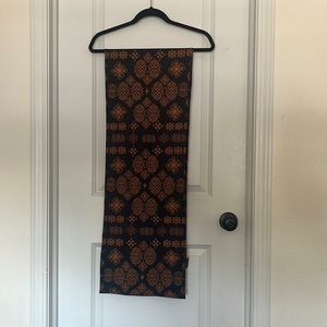 Silky Pashmina by Varavasa